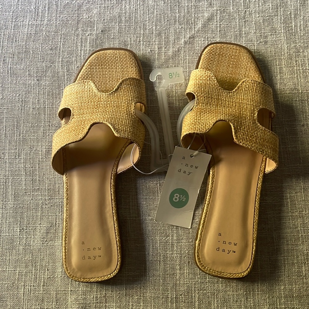 Target A New Day tan sandals - size 8.5 NWT!